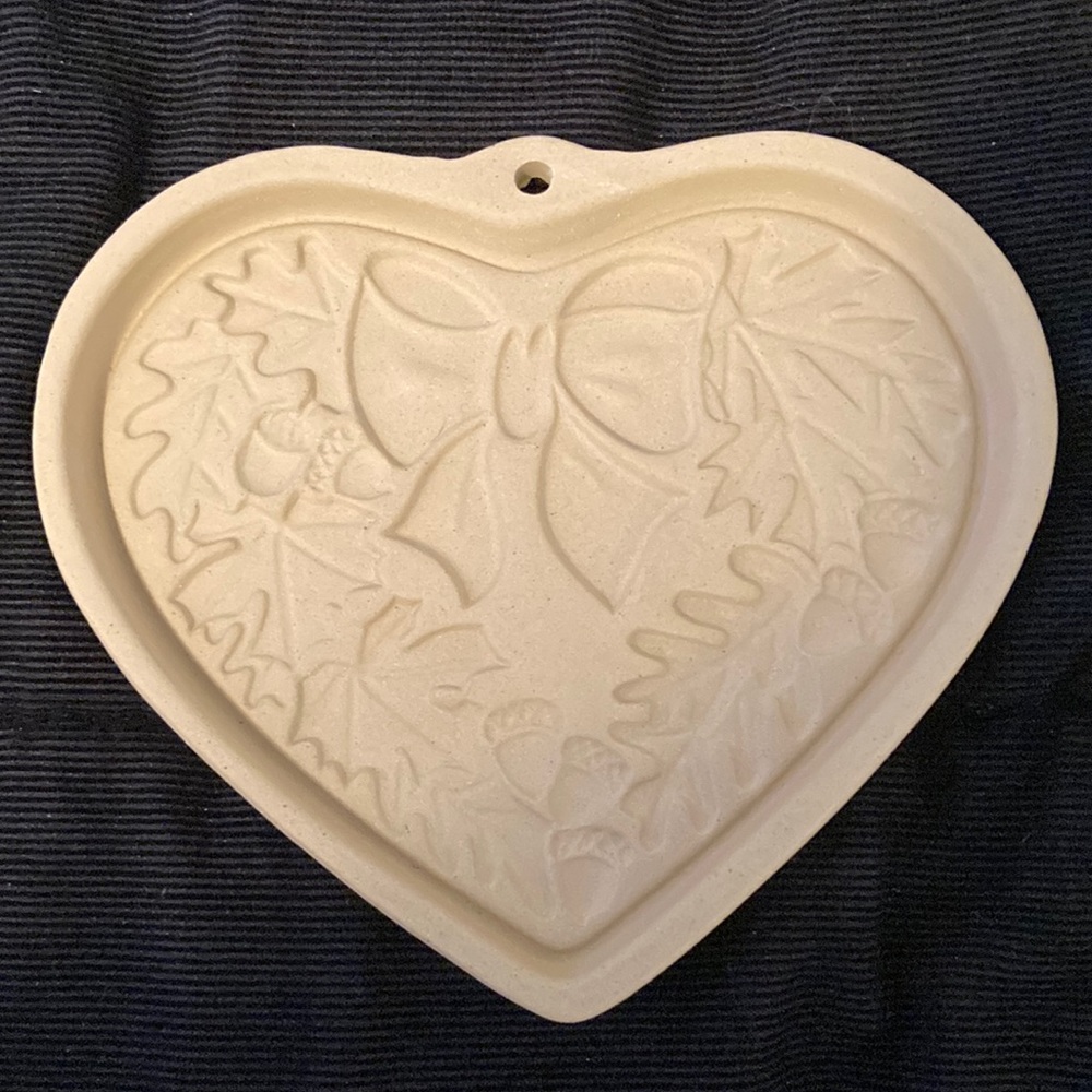 Vintage Pampered Chef stoneware cookie mold 2003. Brand new in box.
